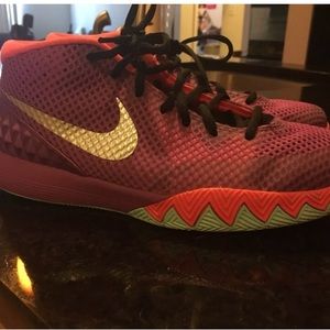 Nike Kyrie 1 Size 7